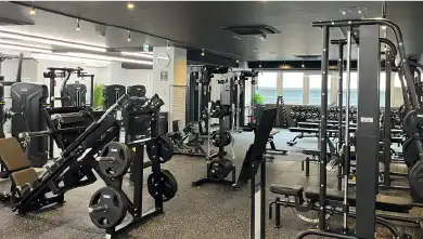 登戸店